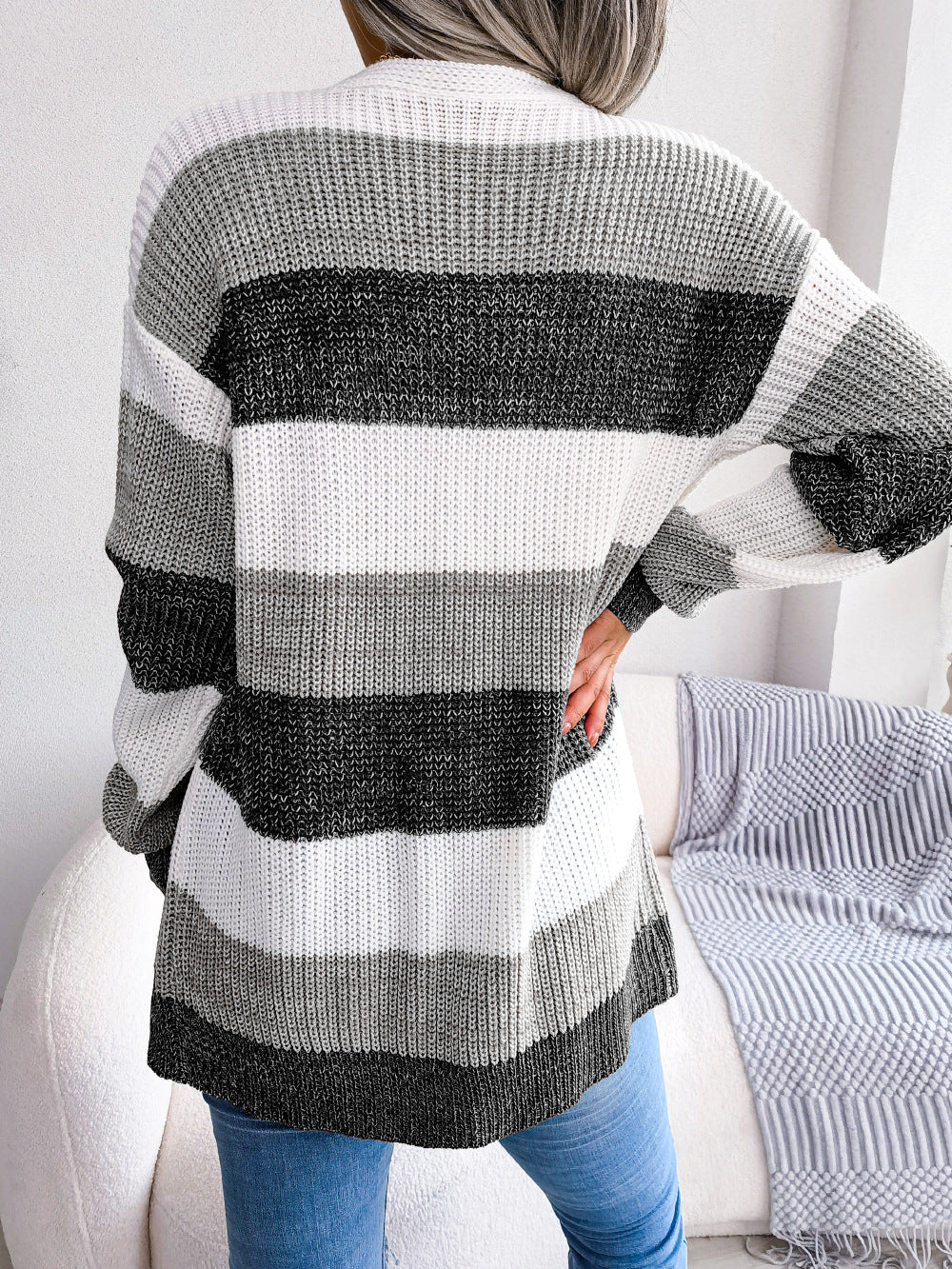 Gemütliche langärmelige Strickjacke