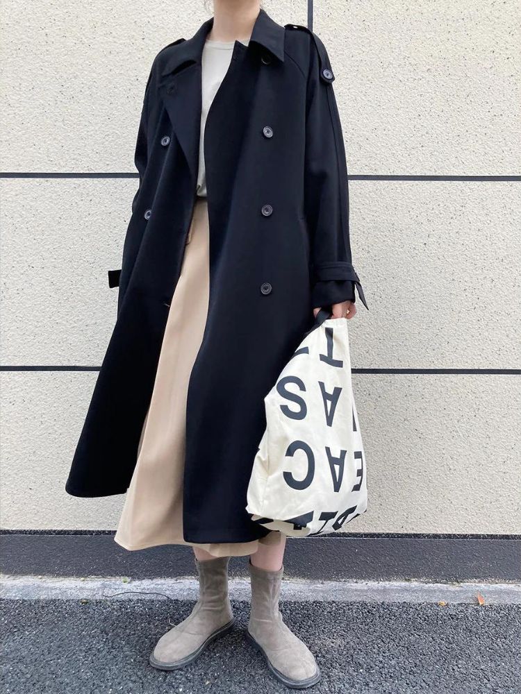 Stylischer Damen-Trenchcoat