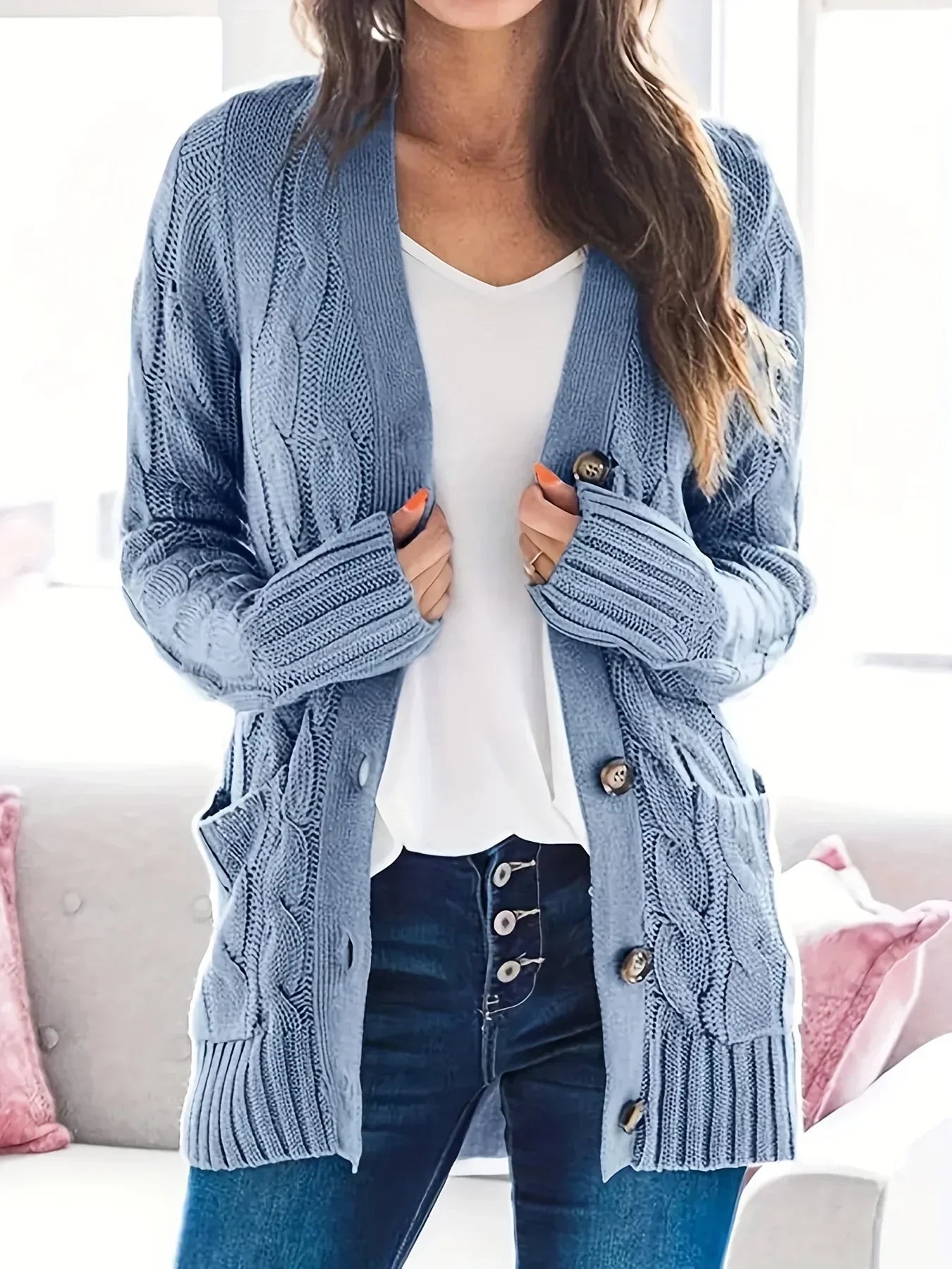 Gemütliche Damen-Strickjacke mit Knöpfen