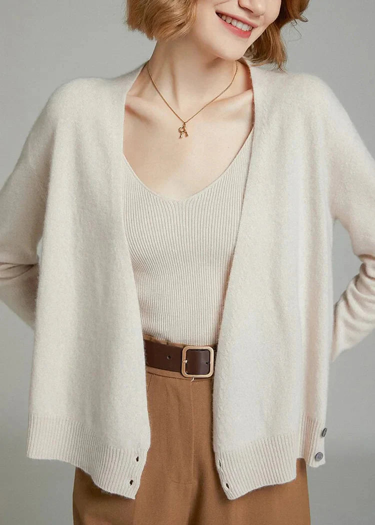 Beige V-Ausschnitt Strickjacke für Damen – Eleganter Cardigan für den Herbst