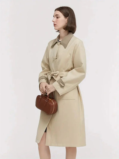 Eleganter Farbblock-Trenchcoat mit Taillengürtel und Knopfleiste für den Herbst