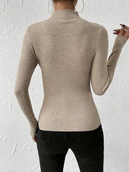 Eleganter gerippter Stehkragenpullover Schlanke Passform