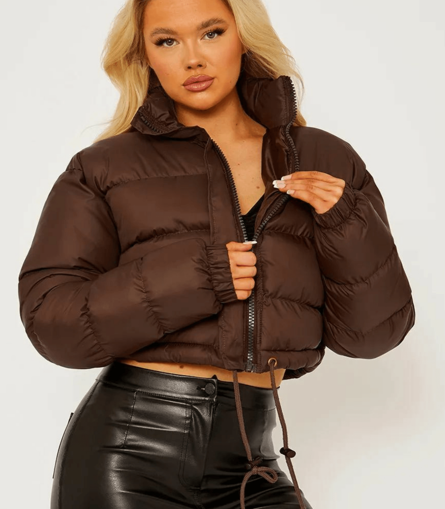 Kurze Damen-Pufferjacke mit Kordelzug