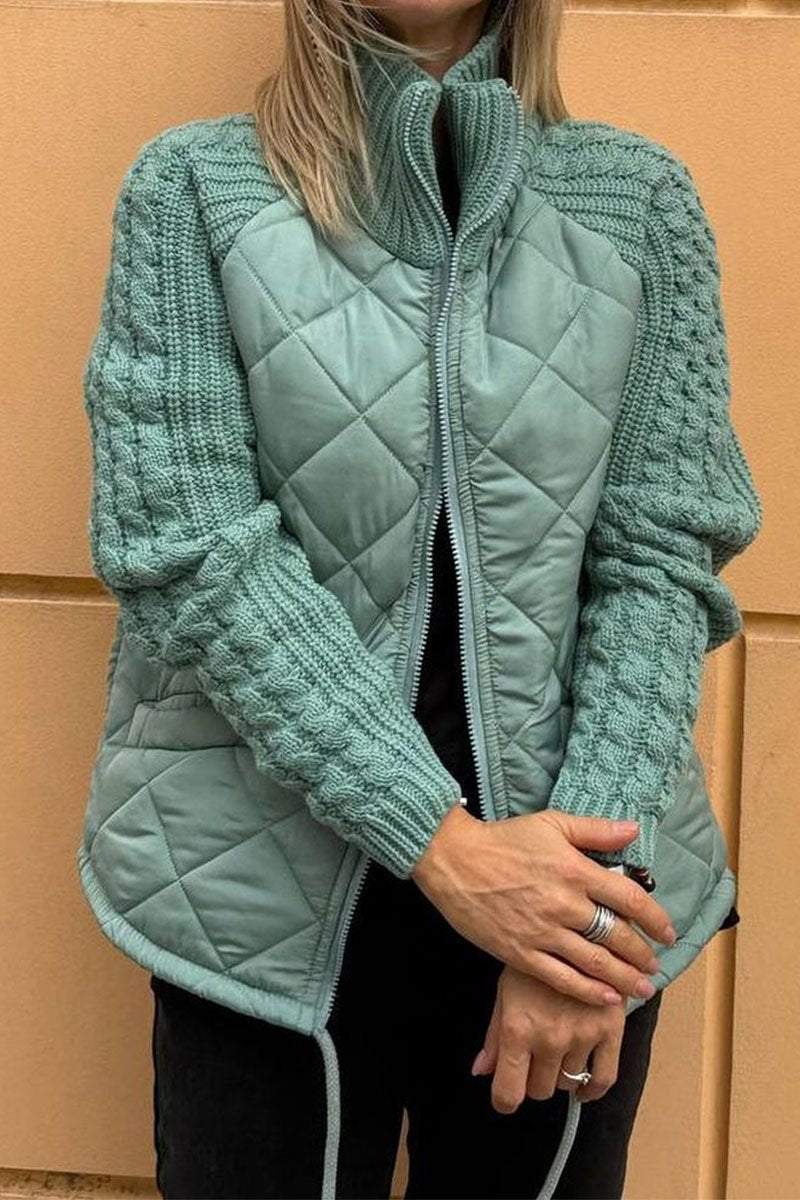 Modische Damenjacke mit Reißverschluss und trendigen Patchwork-Elementen