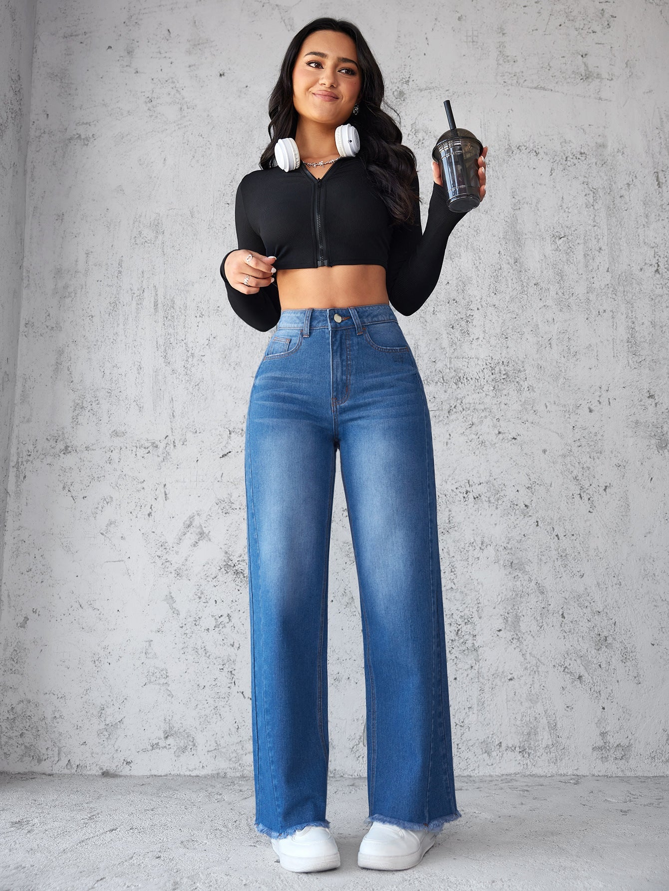 Weit geschnittene Jeans mit hoher Taille und weitem Bein